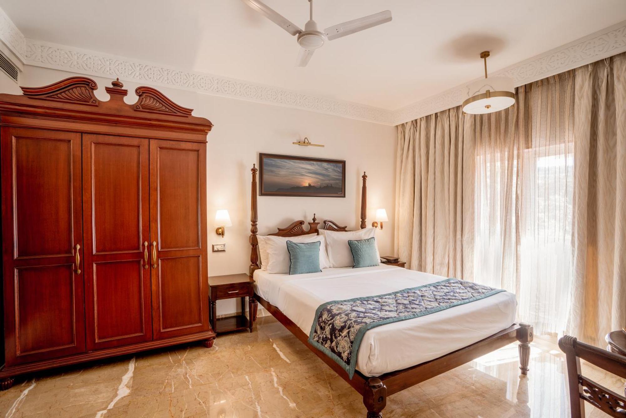 Evershine Resort & Spa Mahābaleshwar Exteriör bild
