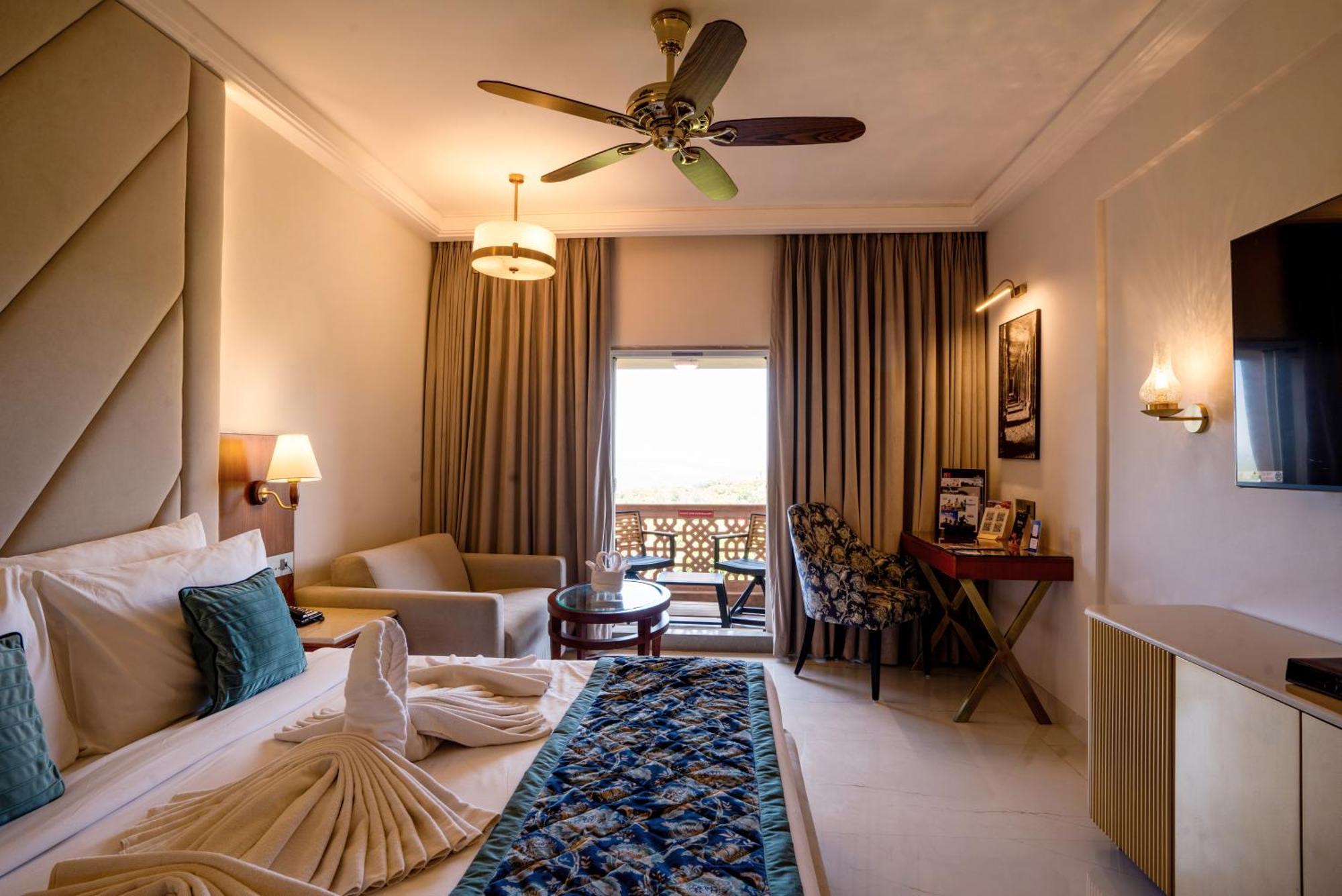 Evershine Resort & Spa Mahābaleshwar Exteriör bild