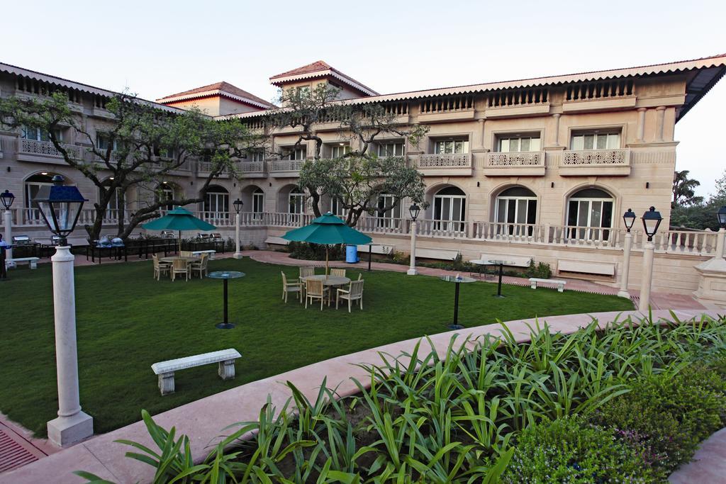 Evershine Resort & Spa Mahābaleshwar Exteriör bild