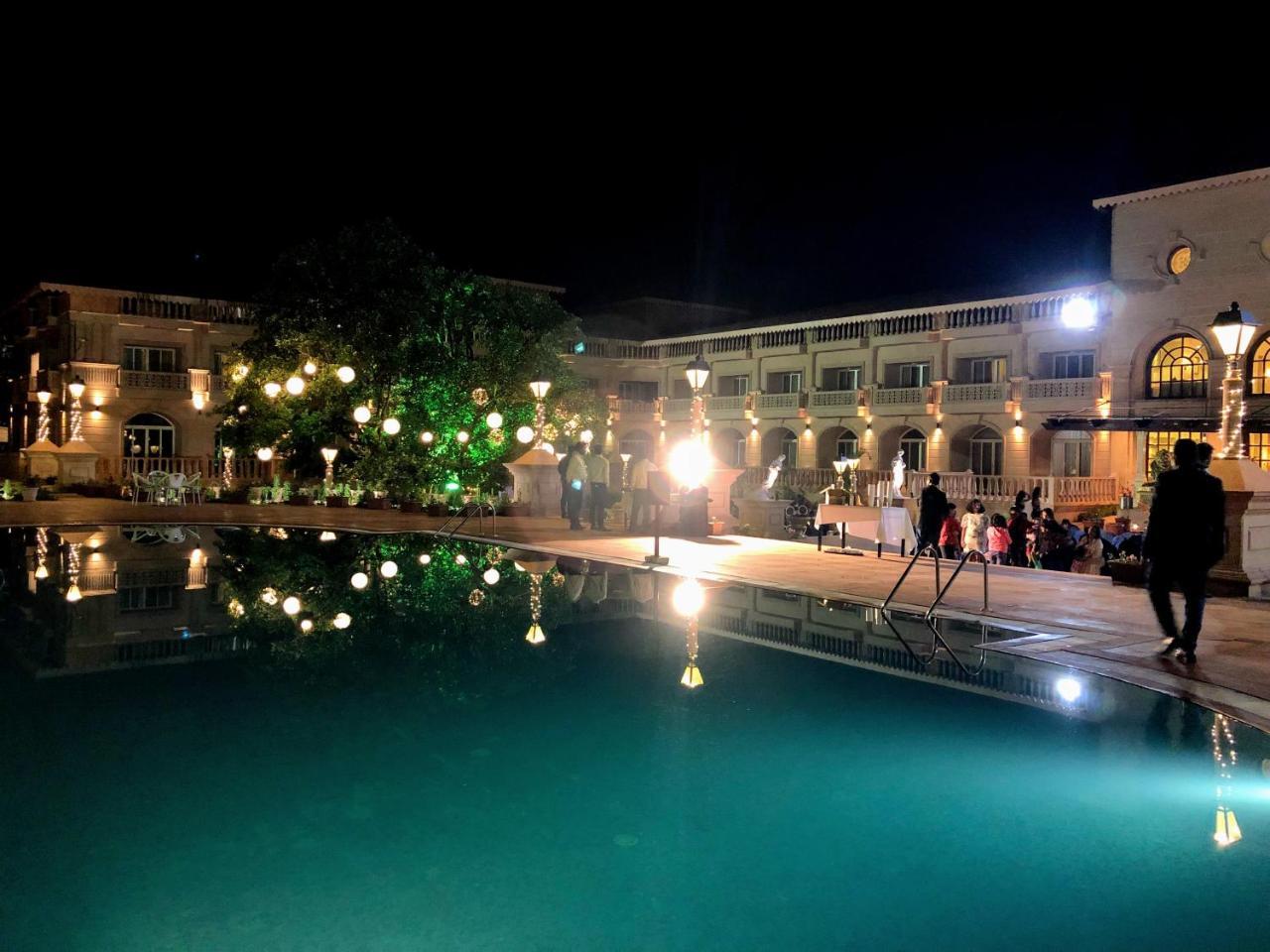 Evershine Resort & Spa Mahābaleshwar Exteriör bild